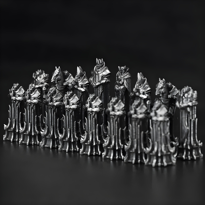 Mini Holy vs Evil Schachfiguren – Metall Deko